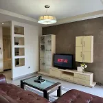 Apartment Diem Near Pazari I Ri *