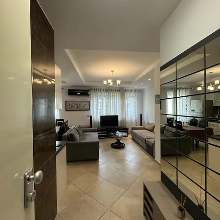 Diem Near Pazari I Ri Appartement Tirana